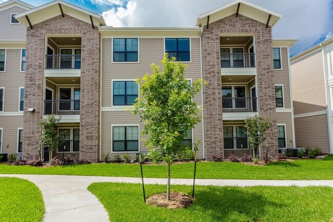Building Photo - 18021 Eagle Springs Pkwy
