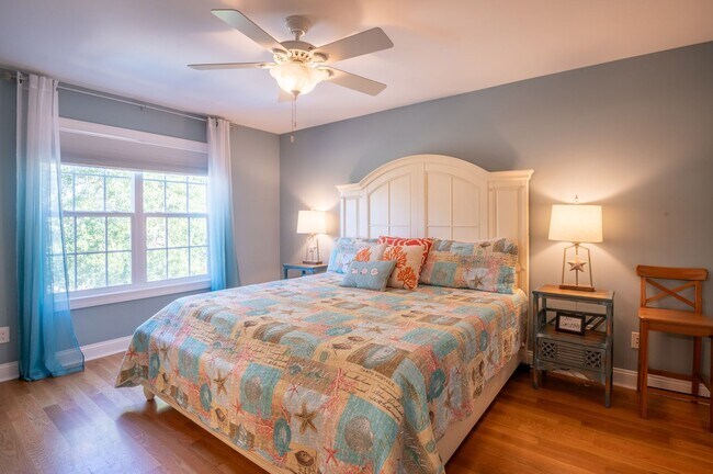 Foto del edificio - FURNISHED OFF-SEASON MONTHLY RENTAL - AVAI...