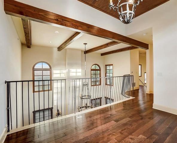 Foto del edificio - 2510 N Henderson Ave