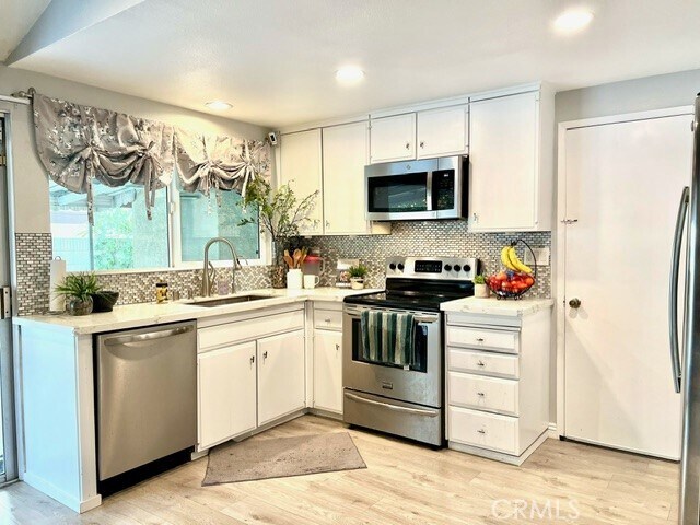 Building Photo - 13744 La Jara Cir