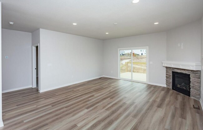 Building Photo - TONS OF LIVING SPACE!! 3 Bedrooms and 3 Bathrooms in Carlisle!