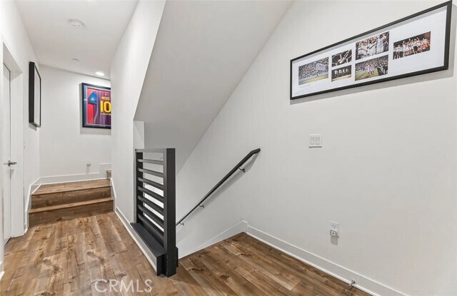 Foto del edificio - 215 Elm Ave