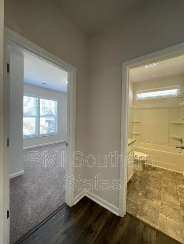 Building Photo - 340 White Peach Wy