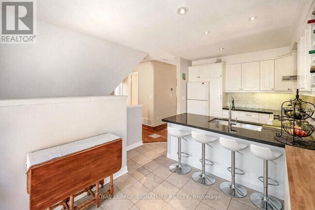 Building Photo - 2871 Darien Rd