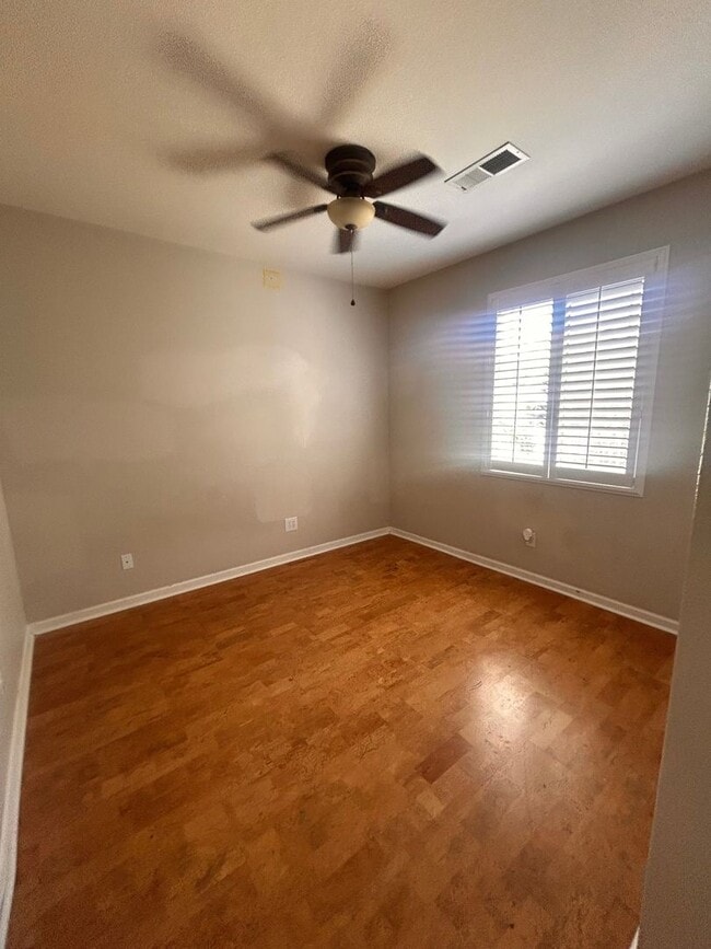 Foto del edificio - Great home for rent in Visalia