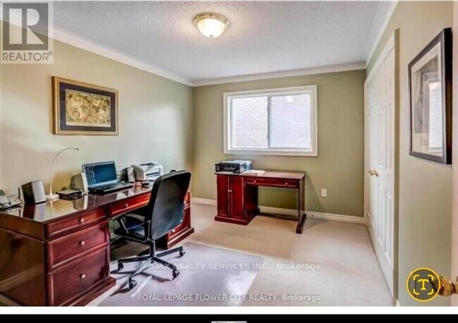 Building Photo - 23 Merlin Dr