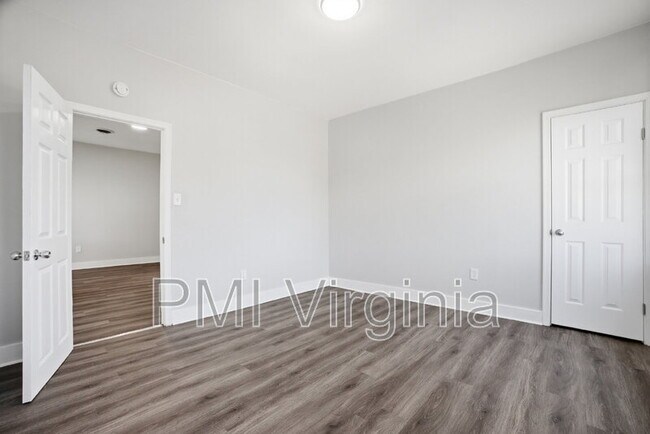 Foto del edificio - 3122 Tidewater Dr