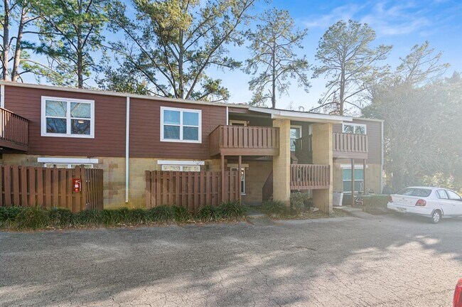 Building Photo - 3934 SW 26th Dr