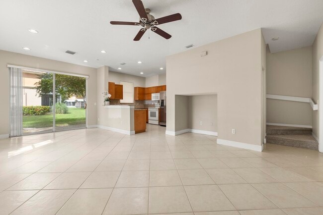 Foto del edificio - 340 River Bluff Ln