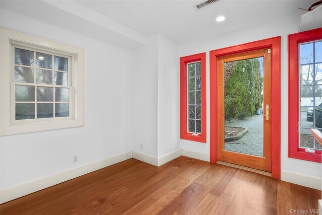 Foto del edificio - 55 Moran Pl