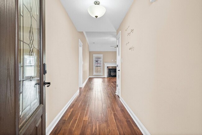 Foto del edificio - 1725 Autumnwood Blvd