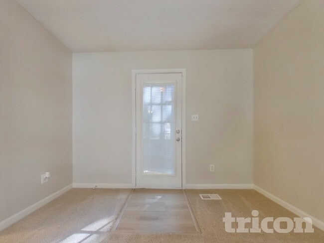 Foto del edificio - 158 Sweetwater Cir