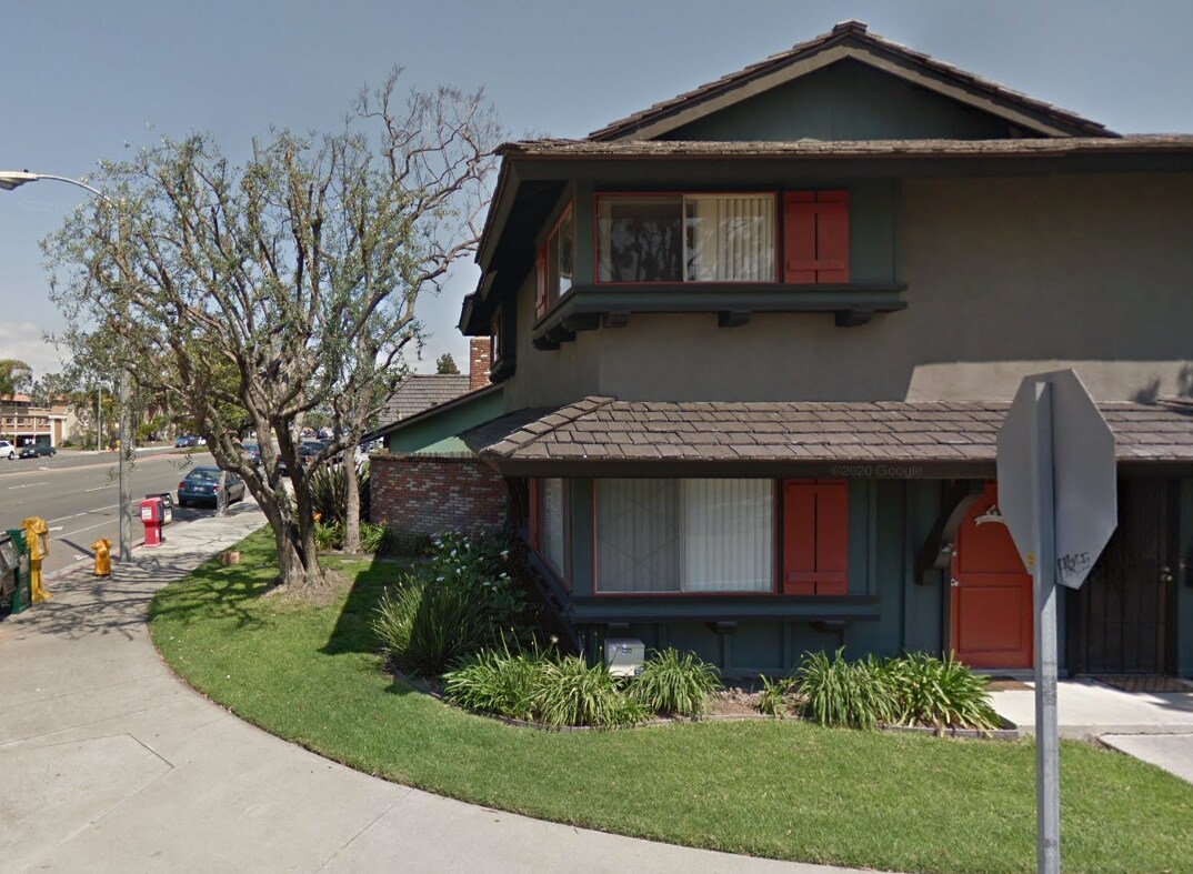 Building Photo - 6372 Warner Ave
