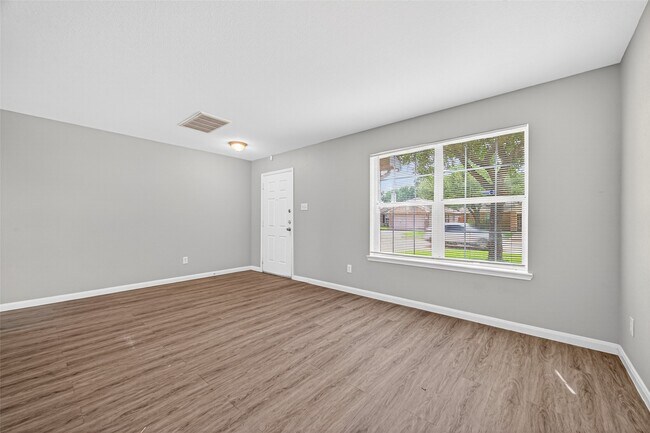 Foto del edificio - 15826 Kings Cypress Ln