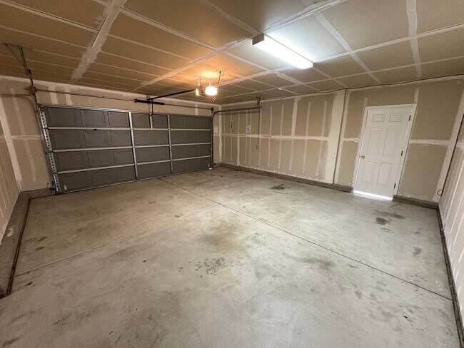 Foto del edificio - Nice 3 Bed 2 Bath in a desirable neighborh...