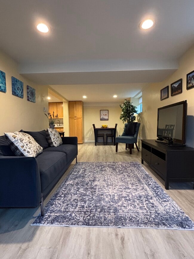 Foto del edificio - 12716 8th Ave NW