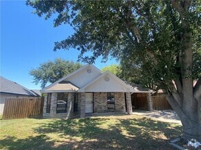 Building Photo - 2203 E Coma Ave