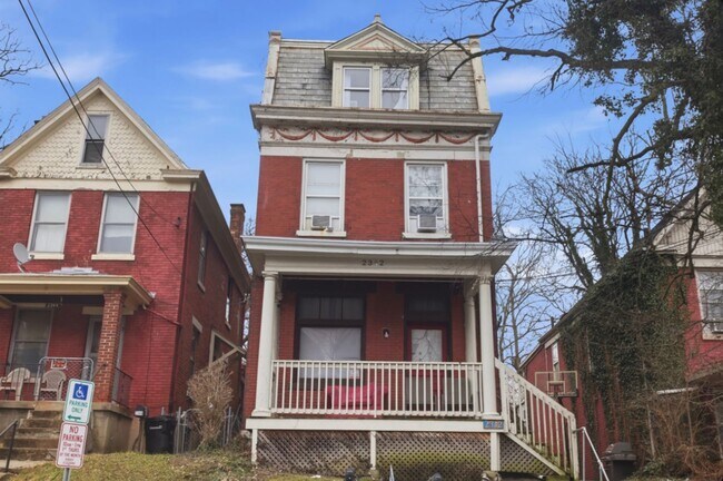 Building Photo - NT - 2342 Stratford Ave.