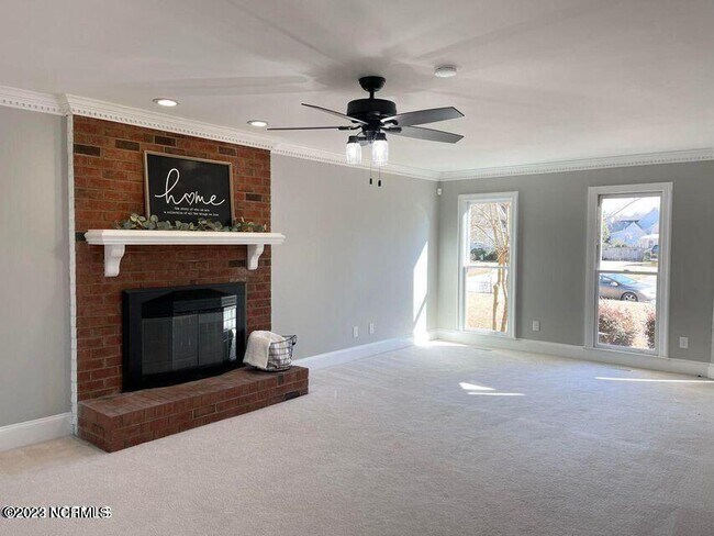 Foto del edificio - 4206 Treetops Cir