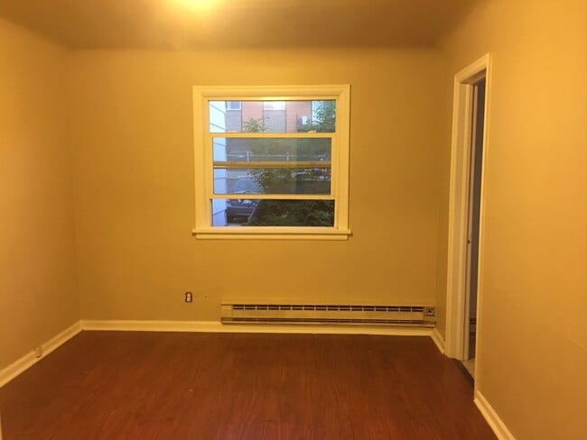 Foto del edificio - COZY 1BD/1BA LOWER SOUTH HILL APARTMENT | A/C | ON-SITE LAUNDRY | PET FRIENDLY | $200 OFF MOVE-IN...