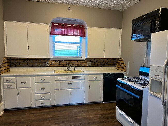 Foto del edificio - Attractive 2BR home in Bloomington. Centra...