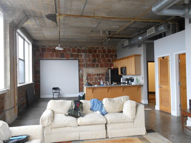 Building Photo - 505 Whitehall St SW