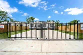 Building Photo - 4834 Higgins St