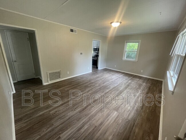 Foto del edificio - 304 E Frances Ave
