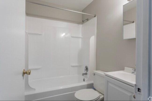Building Photo - 563 Booth St