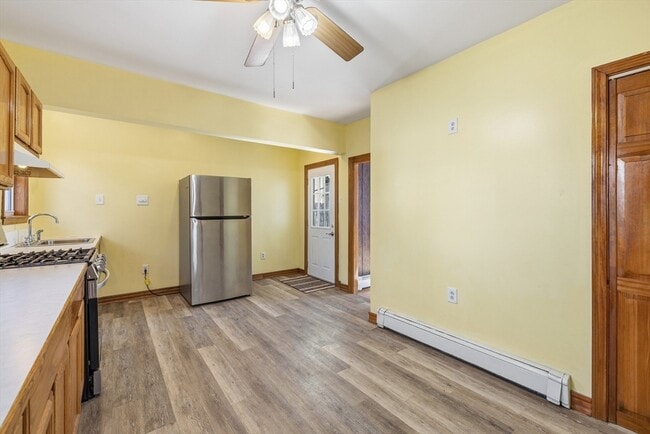 Building Photo - 20 Bell Rock St