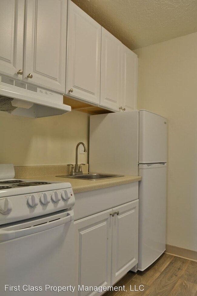 Building Photo - 4555 SW Erickson Ave