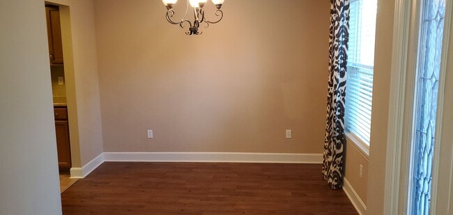 Building Photo - 3 bd, 2.5 ba home in SW Columbia near Nifo...
