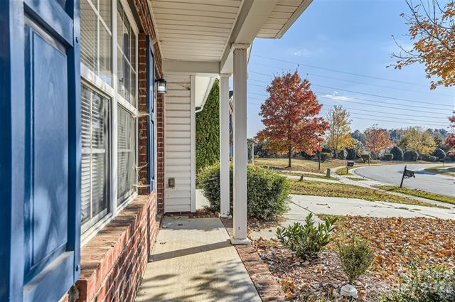 Building Photo - 131 Hunslet Cir