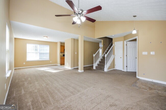 Building Photo - 908 Creekmore Ln