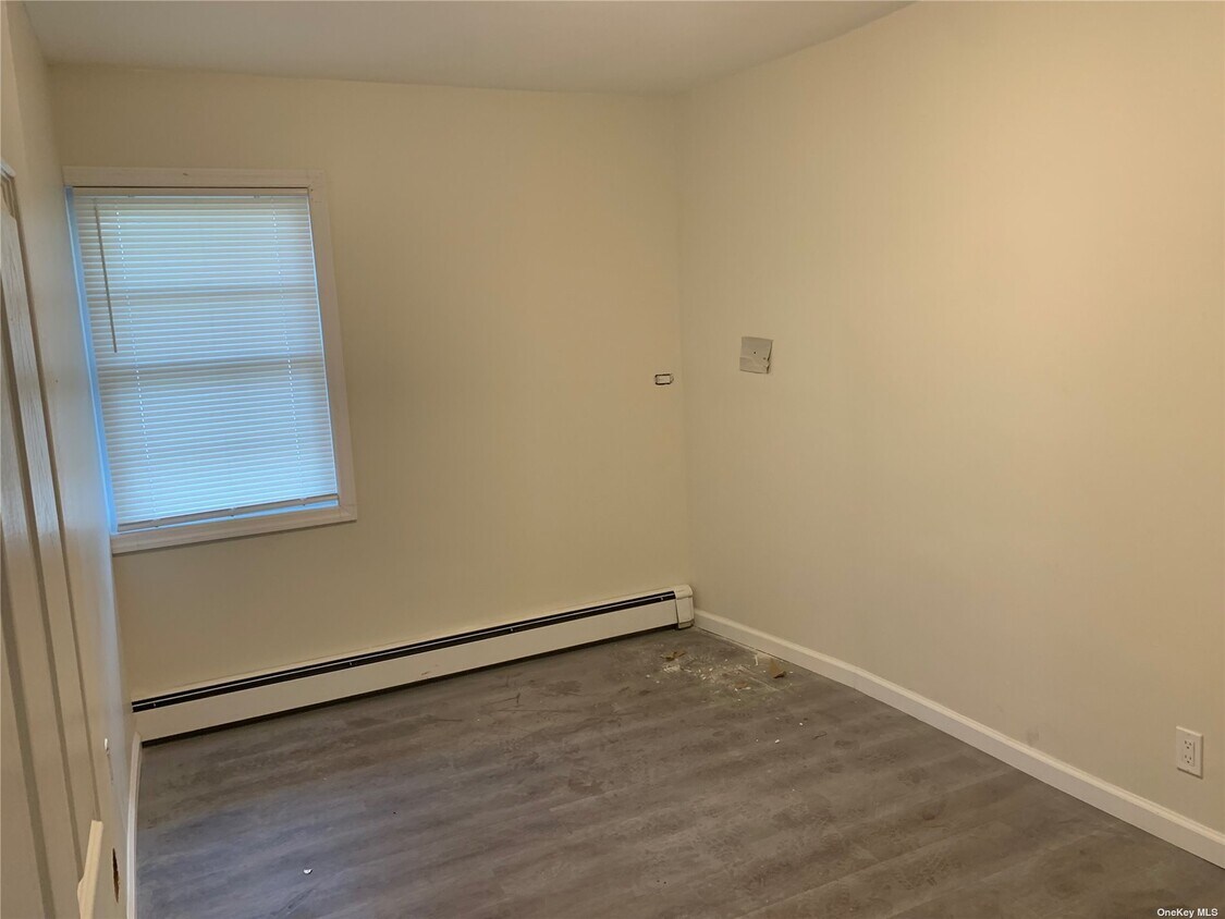 45 Demille Ave Unit 1A, Elmont, NY 11003 Room for Rent in Elmont, NY
