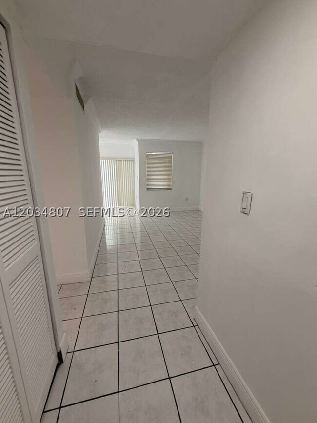 Foto del edificio - 9311 SW 4th St