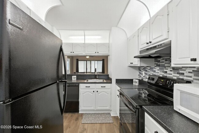 Foto del edificio - 1735 Harrison St
