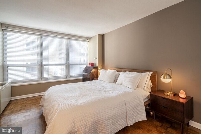 Foto del edificio - 224-30 W Rittenhouse Square