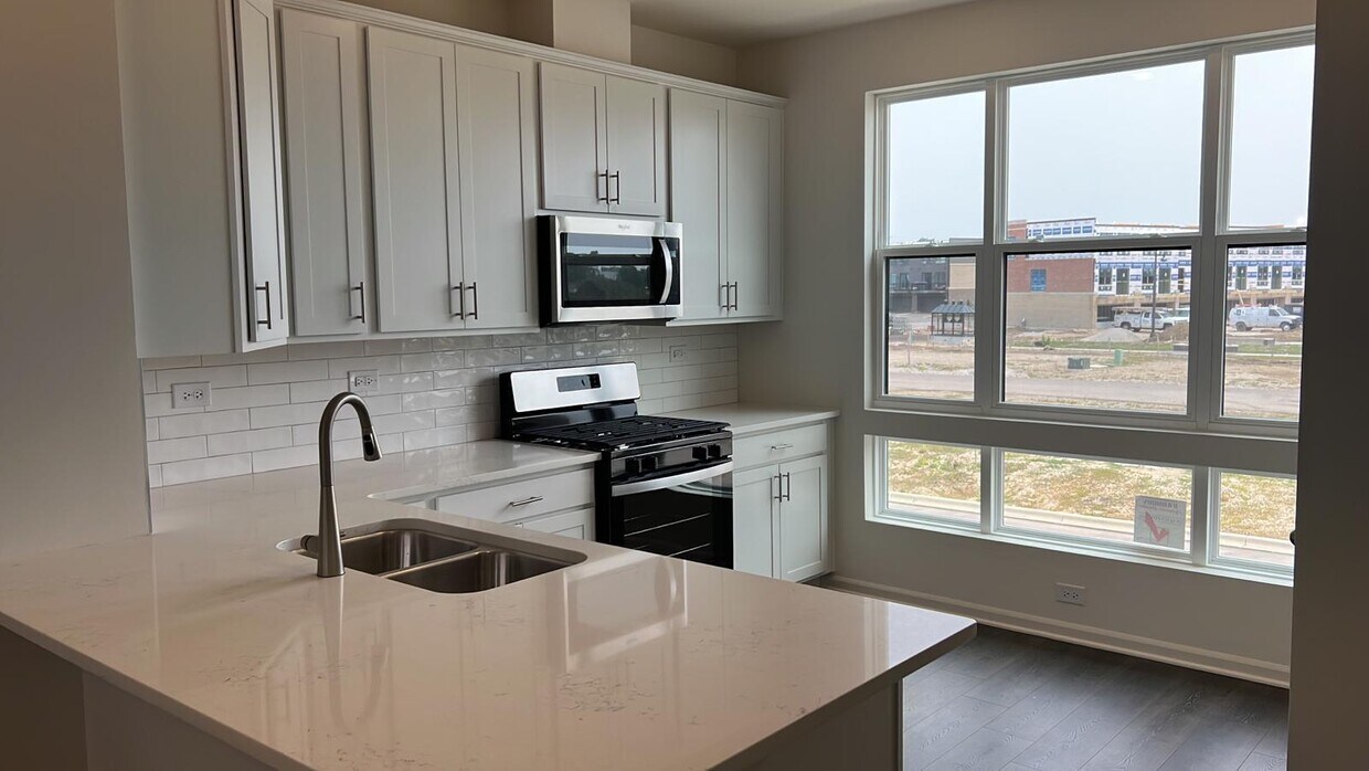 Building Photo - 2232 Venture Dr