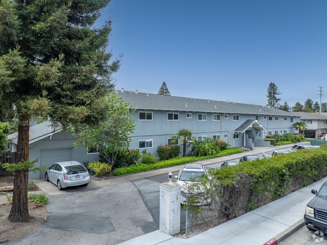 Foto principal - 1240 Woodside Rd