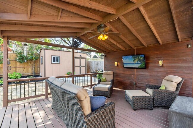 Building Photo - 6820 Hickory Hollow Ln