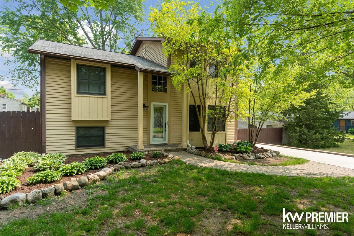 Building Photo - 4022 Hazelett Dr