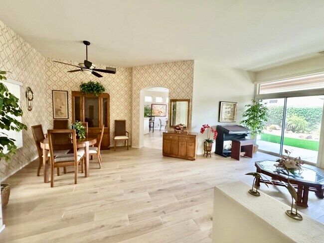 Foto del edificio - 38517 Fallbrook Ave