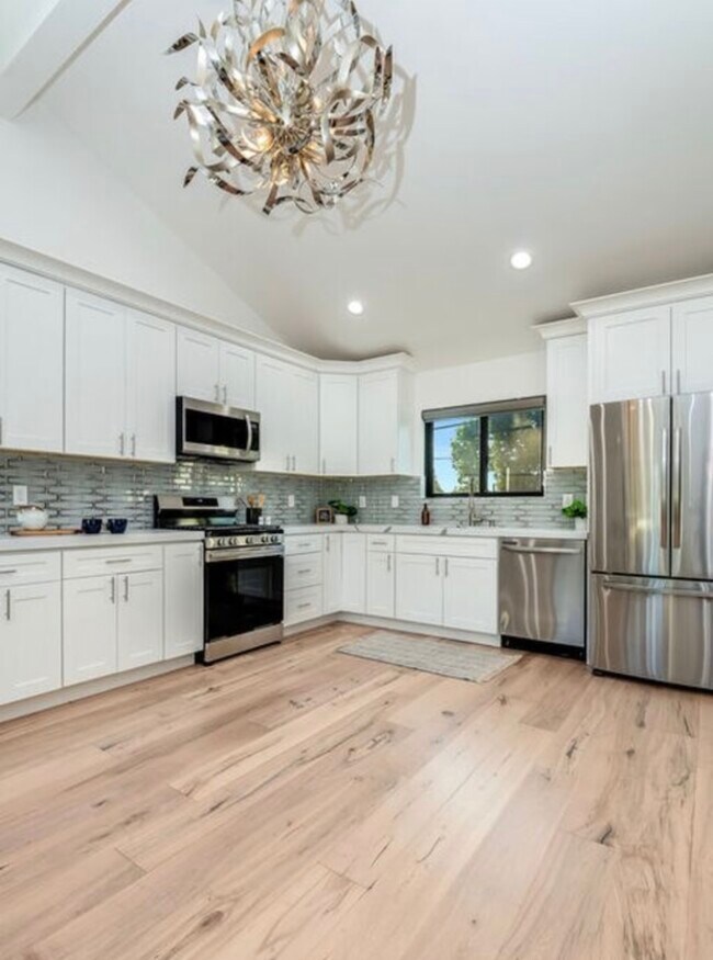 Spacious, Fully Equipped Kitchen - 527 Groton Dr