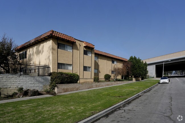 Building Photo - Casa Del Cerro Apartments