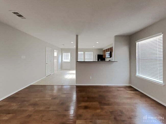 Foto del edificio - 429 Sandy Creek Dr