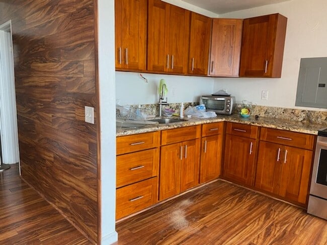 Building Photo - Breezy Fresh, Freshly Renovated 2/1 at Makaha Valley Plantation