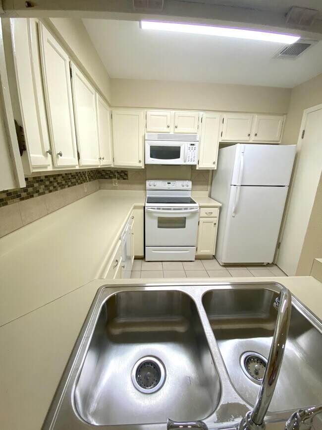 Foto del edificio - 8531 Stonebridge