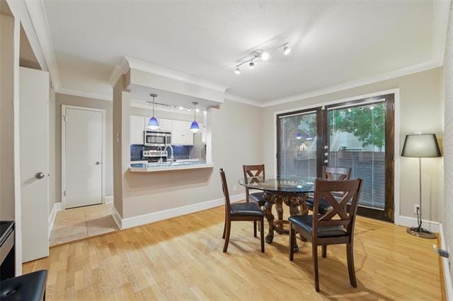 Building Photo - 5934 Sandhurst Ln
