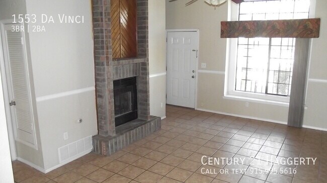 Building Photo - East El Paso 3 bed Refirg A/C